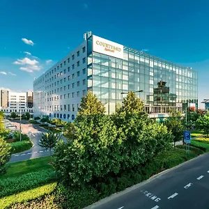 **** Отель Courtyard By Marriott Airport Чехия
